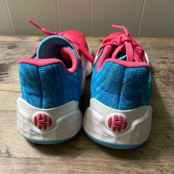 Aididas Boys Youth Running shoes/basketball - Picture 4 of 6